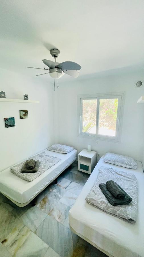 Modern Garden Apartment With A Fantastic Sea View And A Private Garden Sitio de Calahonda ภายนอก รูปภาพ