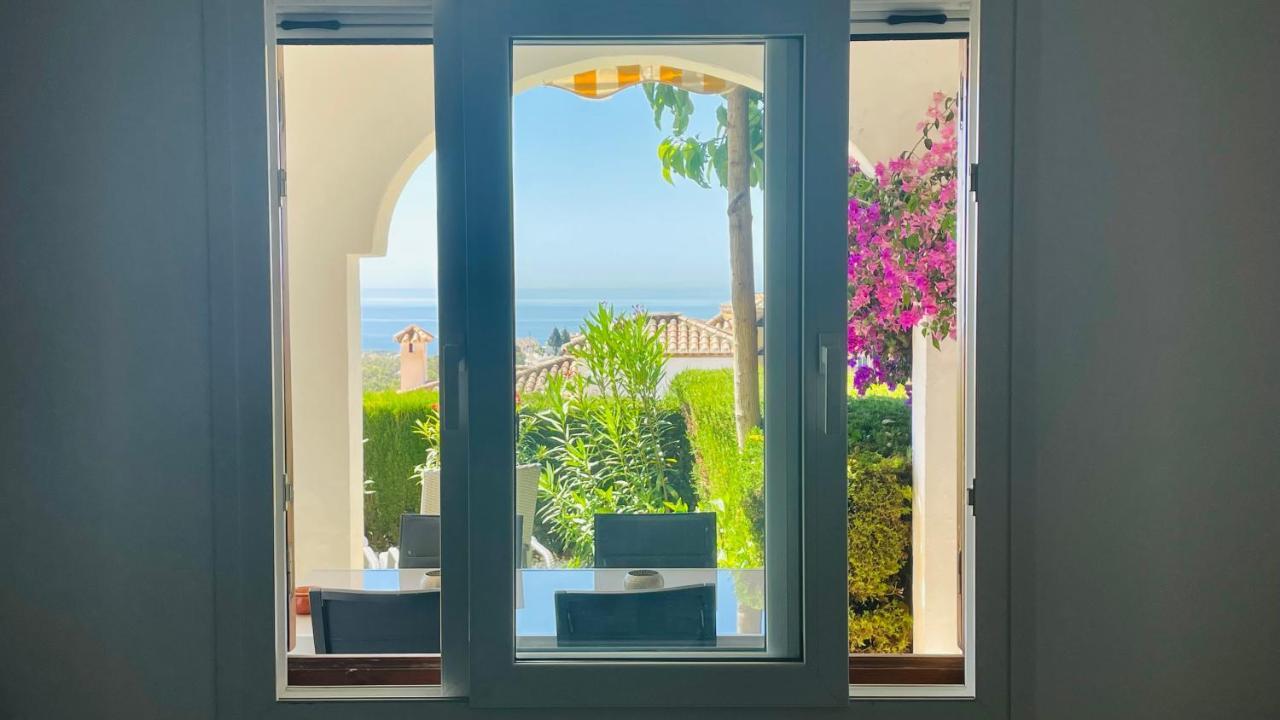 Modern Garden Apartment With A Fantastic Sea View And A Private Garden Sitio de Calahonda ภายนอก รูปภาพ