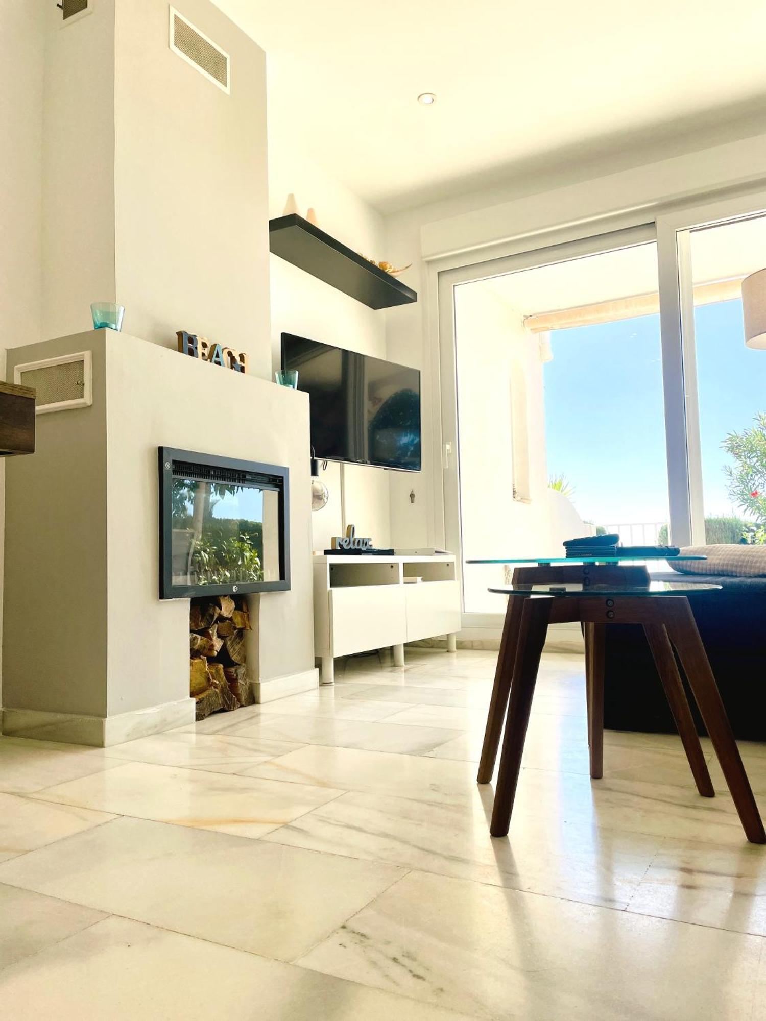 Modern Garden Apartment With A Fantastic Sea View And A Private Garden Sitio de Calahonda ภายนอก รูปภาพ